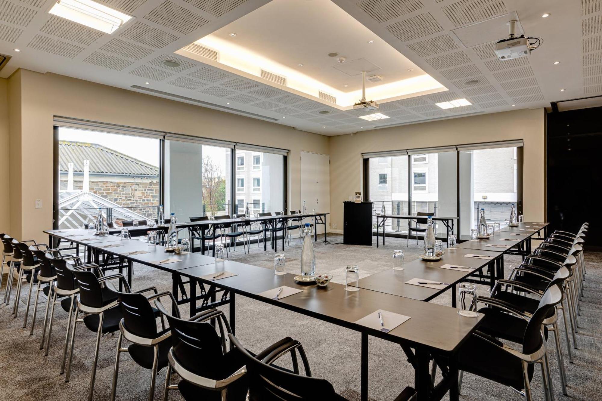 Protea Hotel By Marriott Cape Town Waterfront Breakwater Lodge Zewnętrze zdjęcie