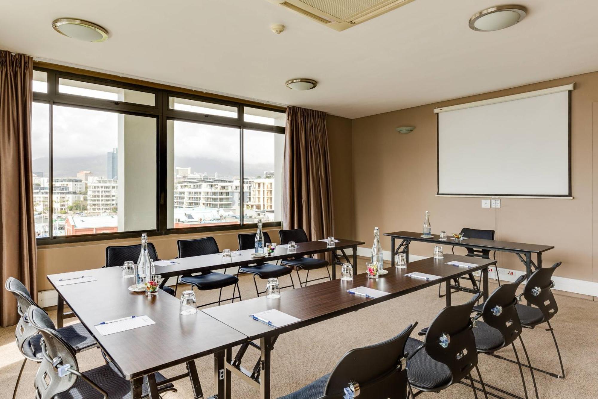 Protea Hotel By Marriott Cape Town Waterfront Breakwater Lodge Zewnętrze zdjęcie